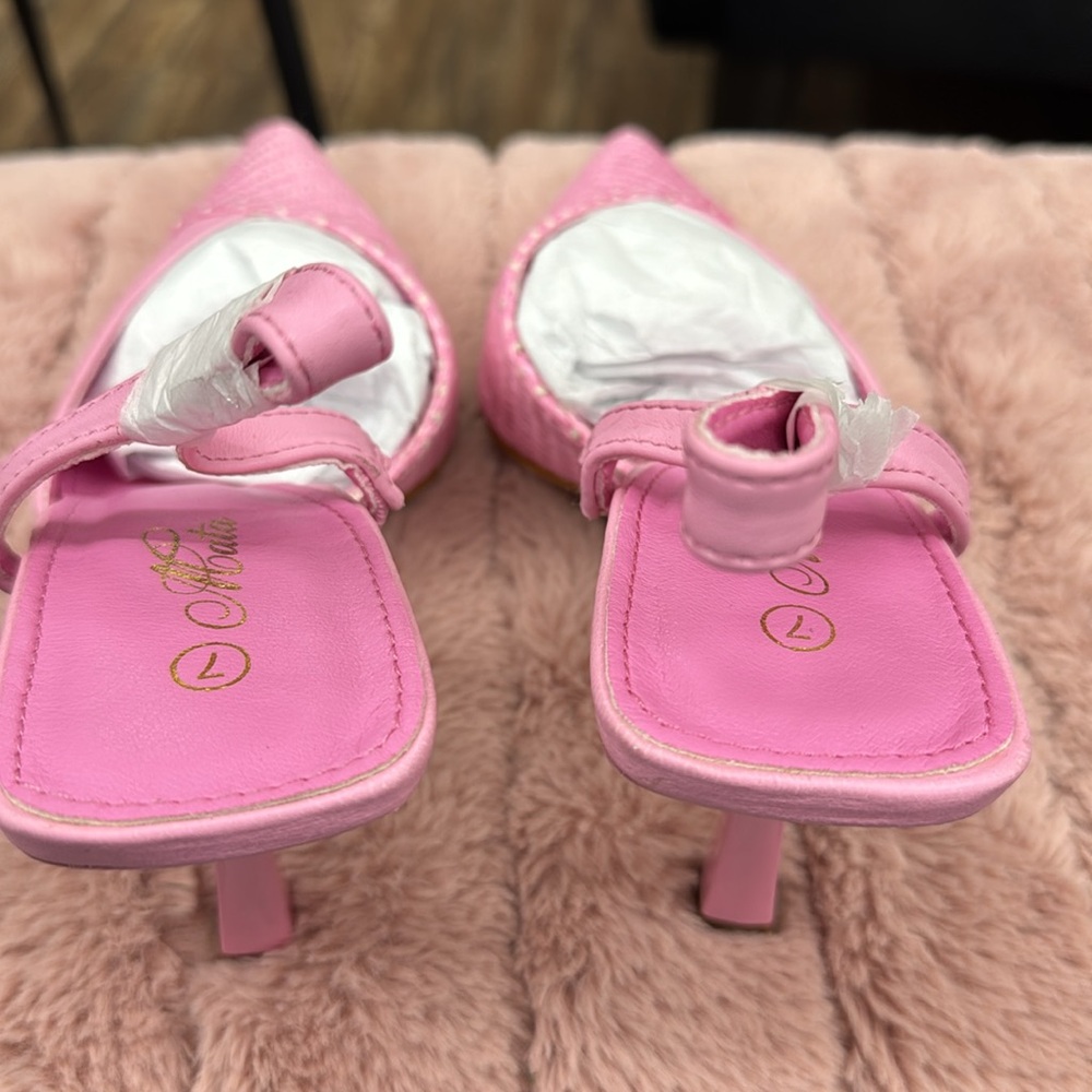 NWOT • 🩷 • Size 7 • Pink Summer Heels - Picture 10 of 14